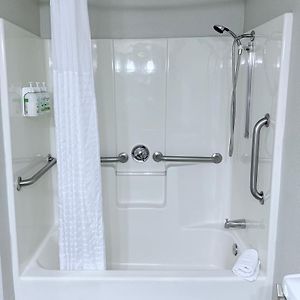 King Room Mobility or hearing accessible